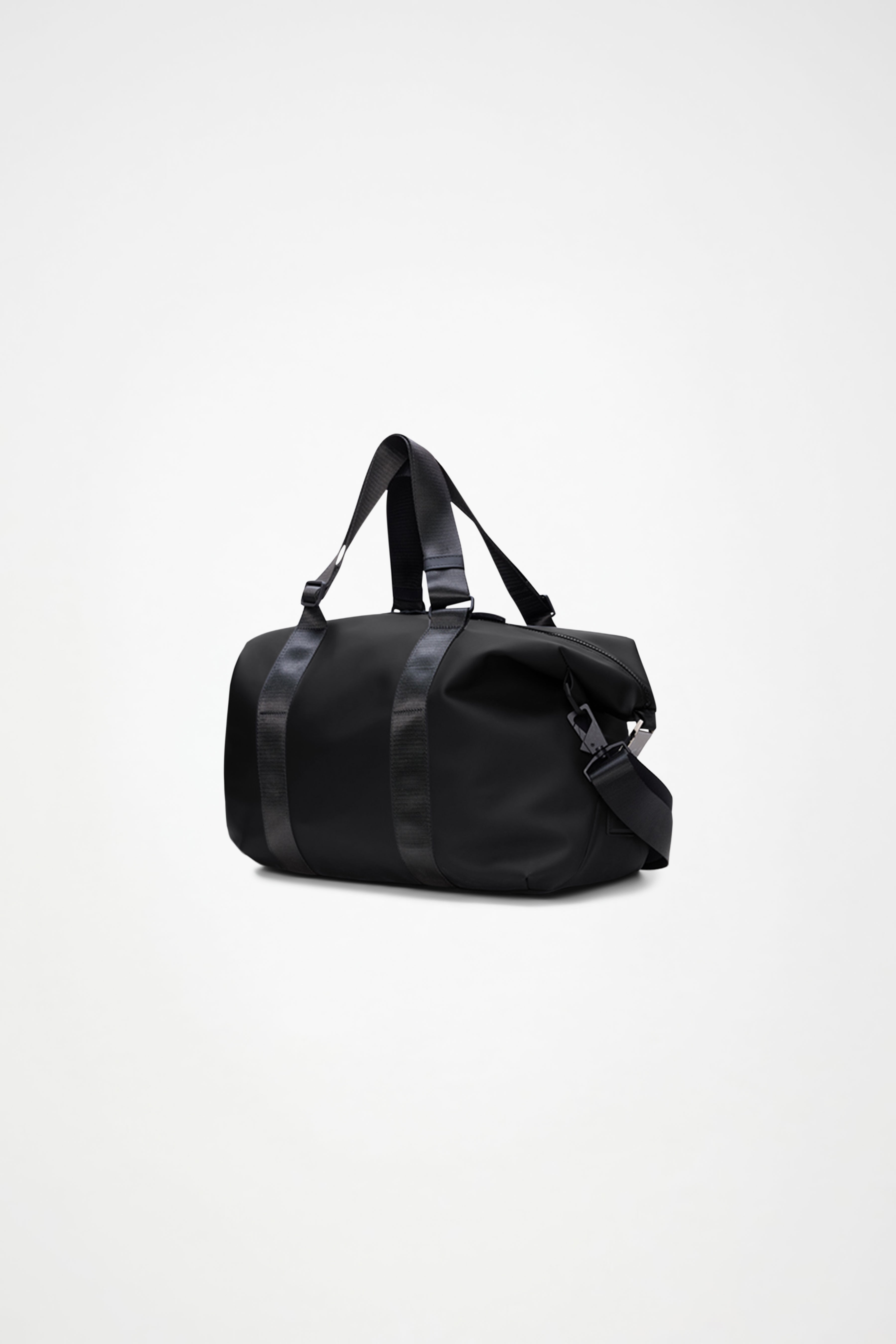 RAINS Valera Weekend Bag Small Black 30.50L H30 x D20 x W42 cm Weekender