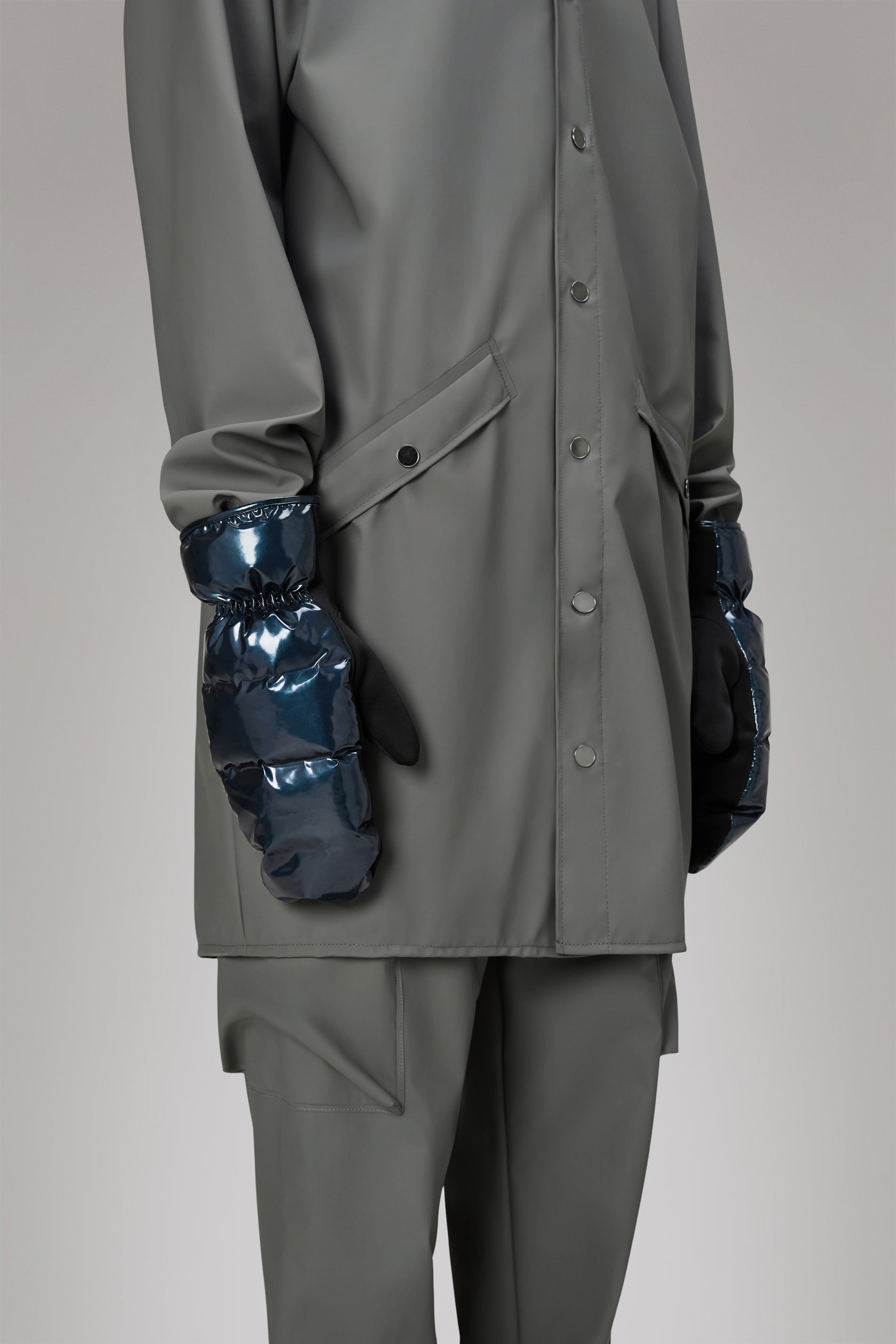 RAINS Lohja Puffer Mittens Spill Gloves