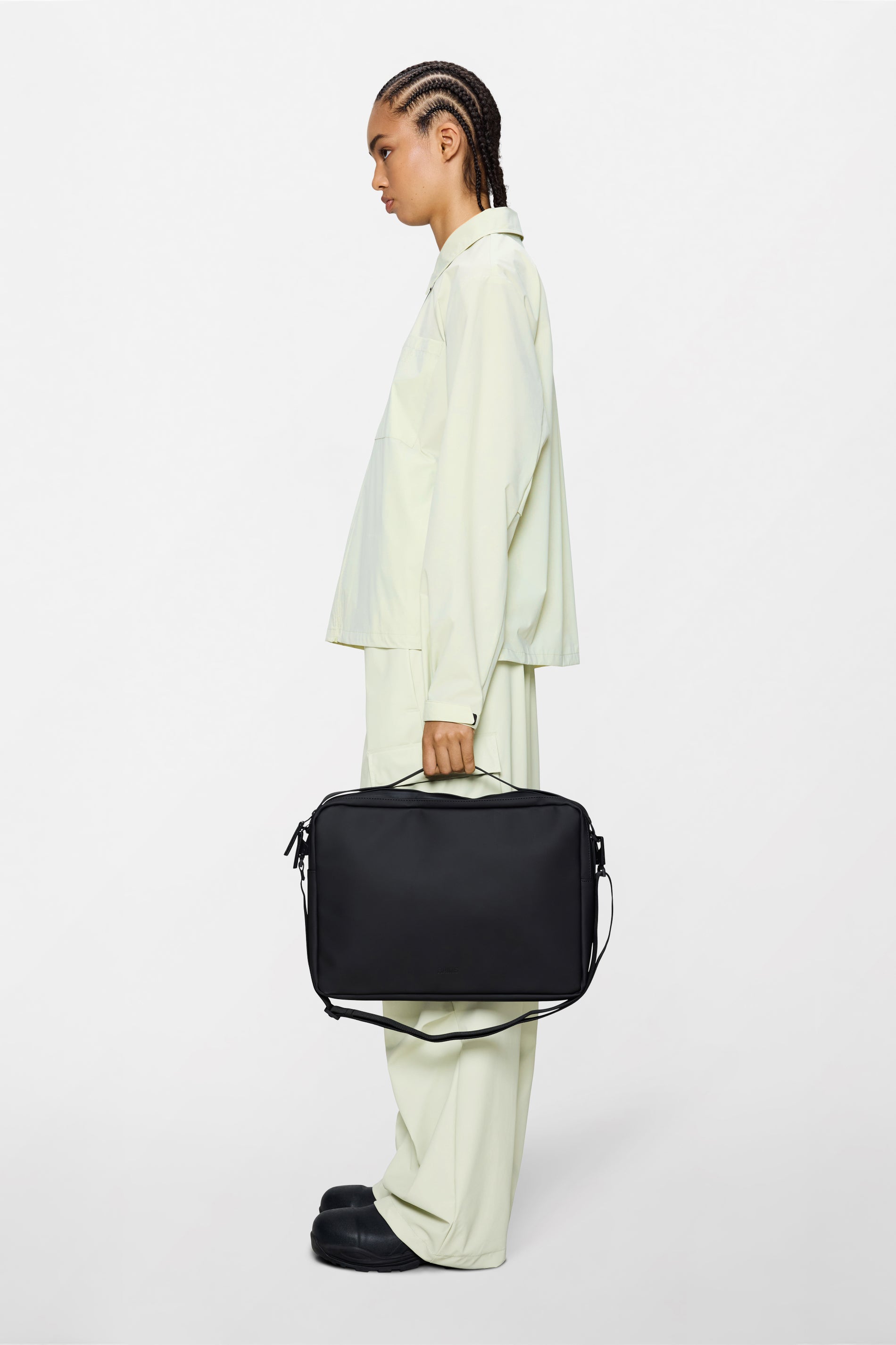 RAINS Laptop Bag 15″/16″ Black 6L H28 x D5.50 x W39 cm Laptop bag