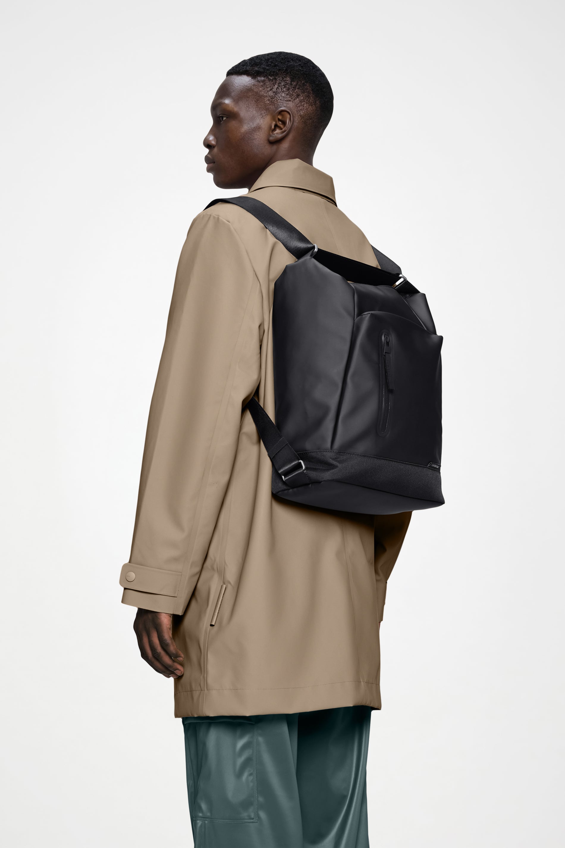 RAINS Otaru Hobo Backpack Black 17L H41 x D13 x W32 cm Backpack