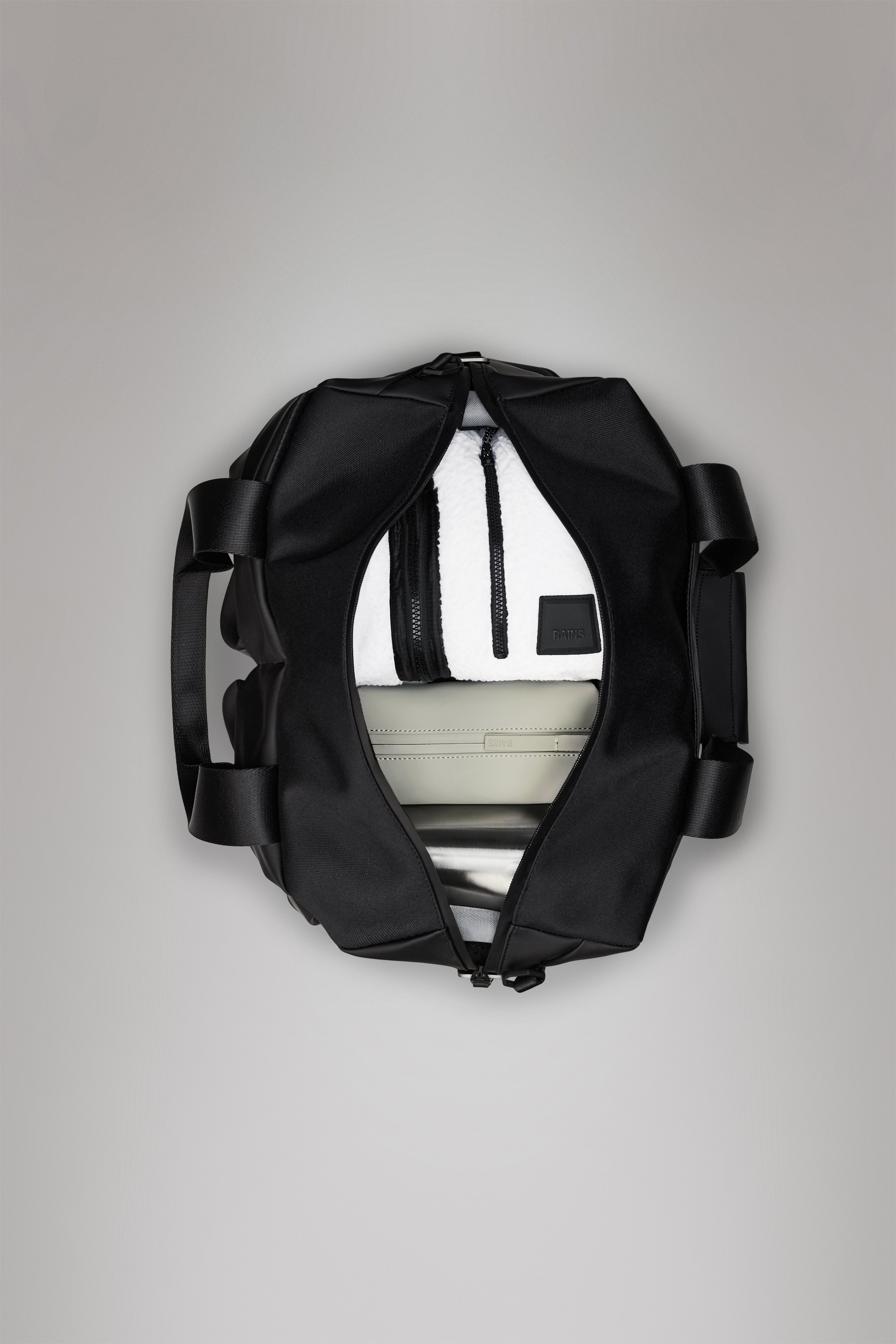 RAINS Otaru Weekend Bag Small Black 23L H37 x D19 x W53 cm Weekender