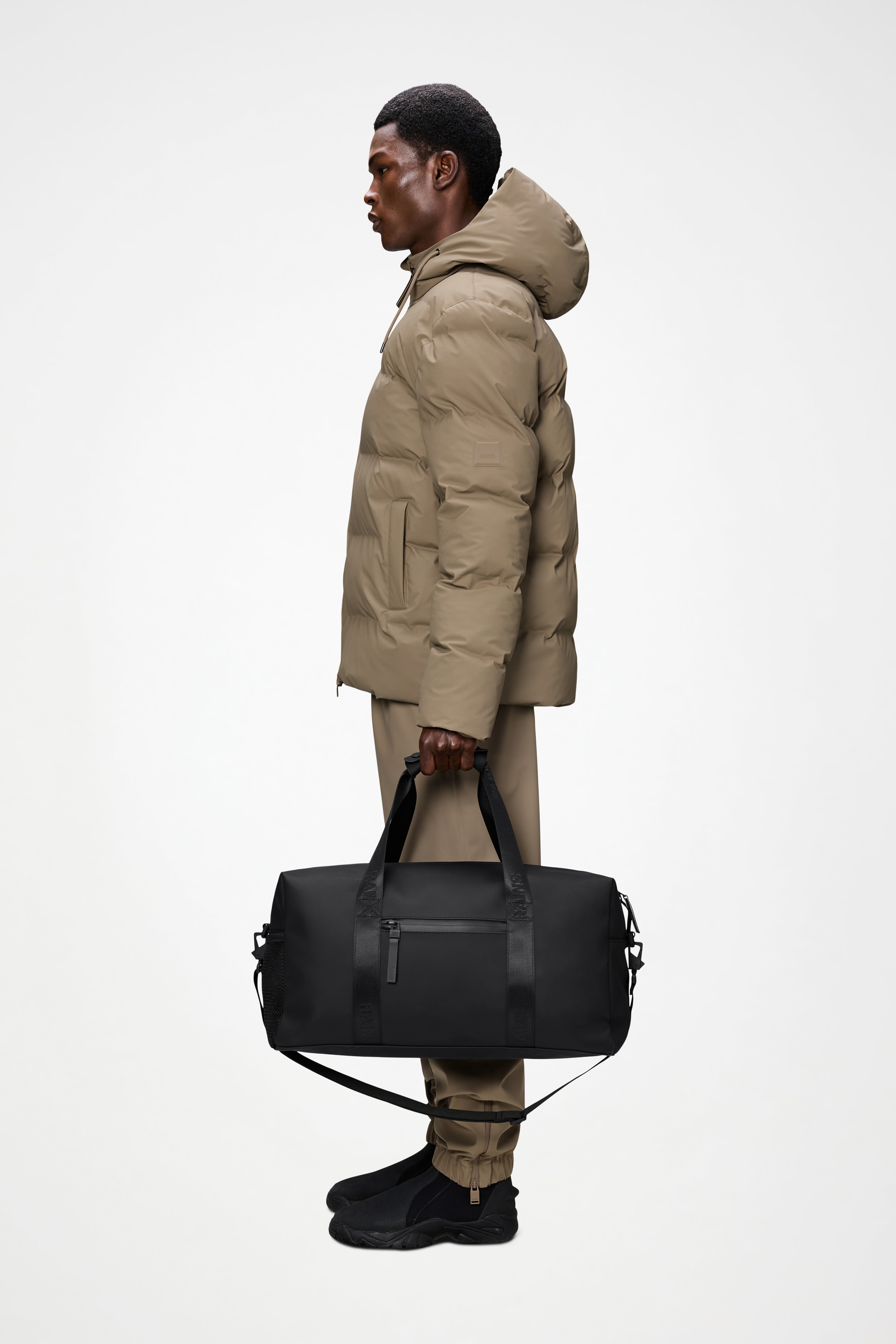 RAINS Trail Gym Bag Black 26L H25 x D22 x W48.50 cm Weekender