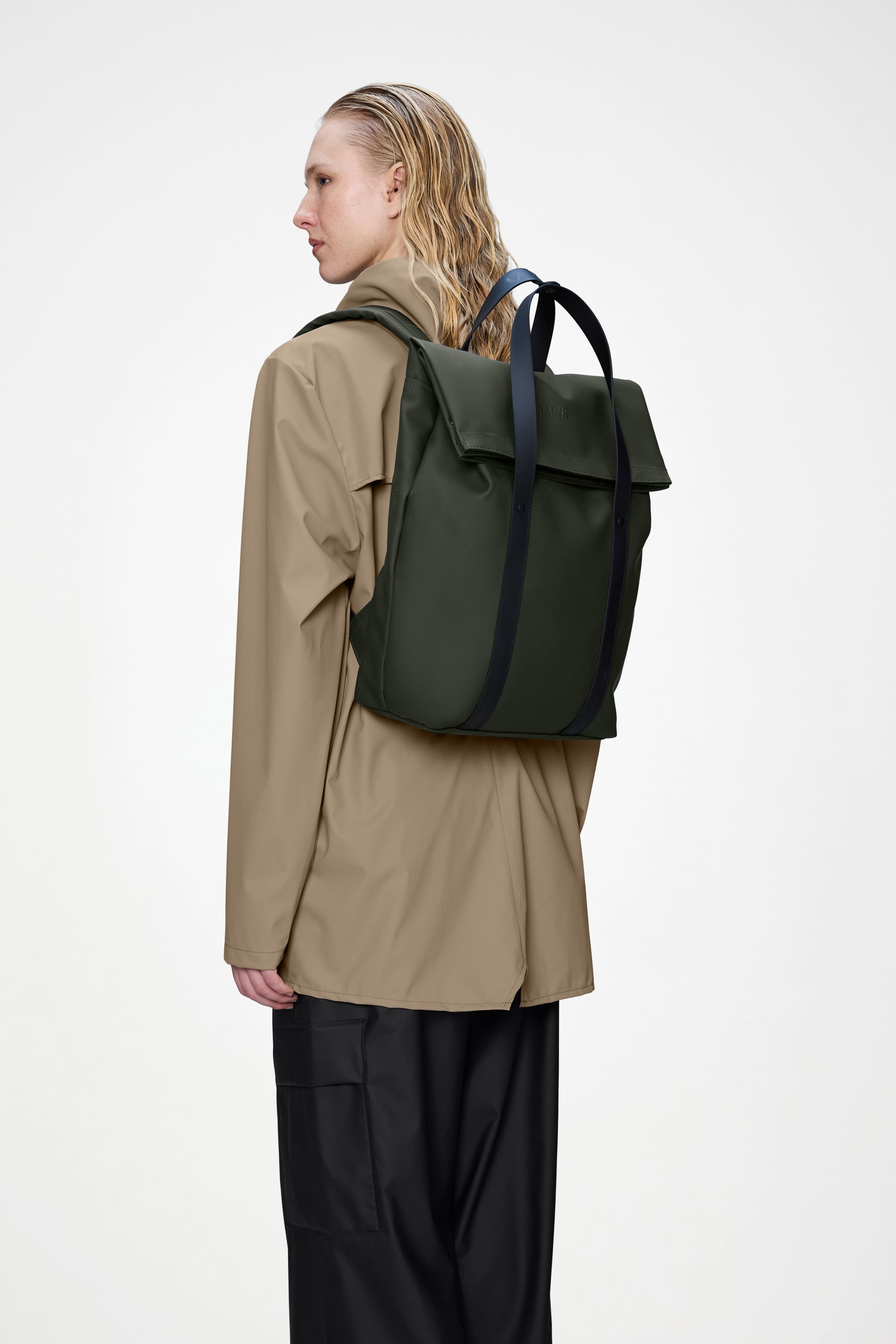 RAINS 2 Way Tote Backpack Green 15L H58 x D12 x W33 cm Backpack