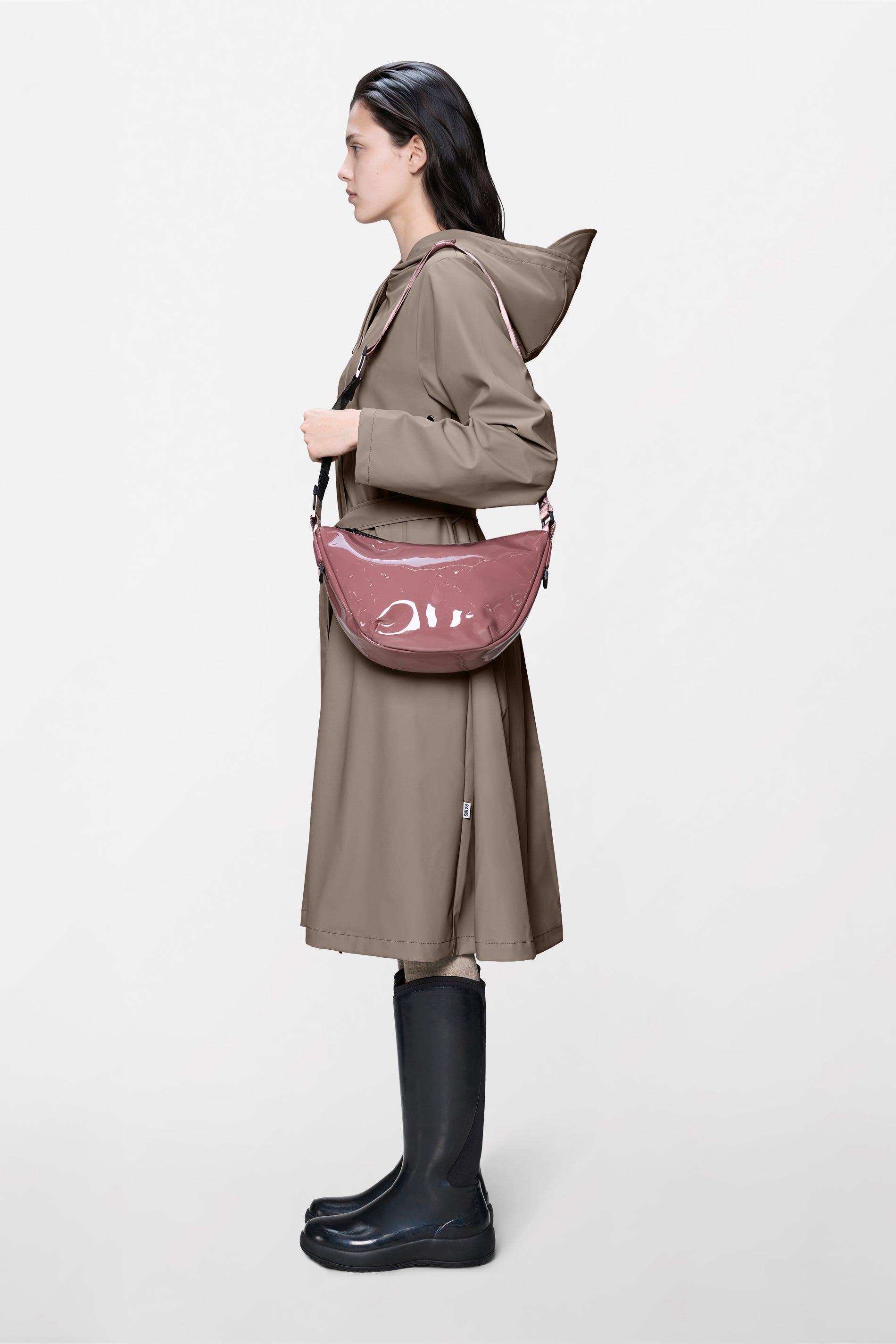 RAINS Valera Shoulder Bag Tempt 7.70L H22 x D10 x W35 cm Crossbody