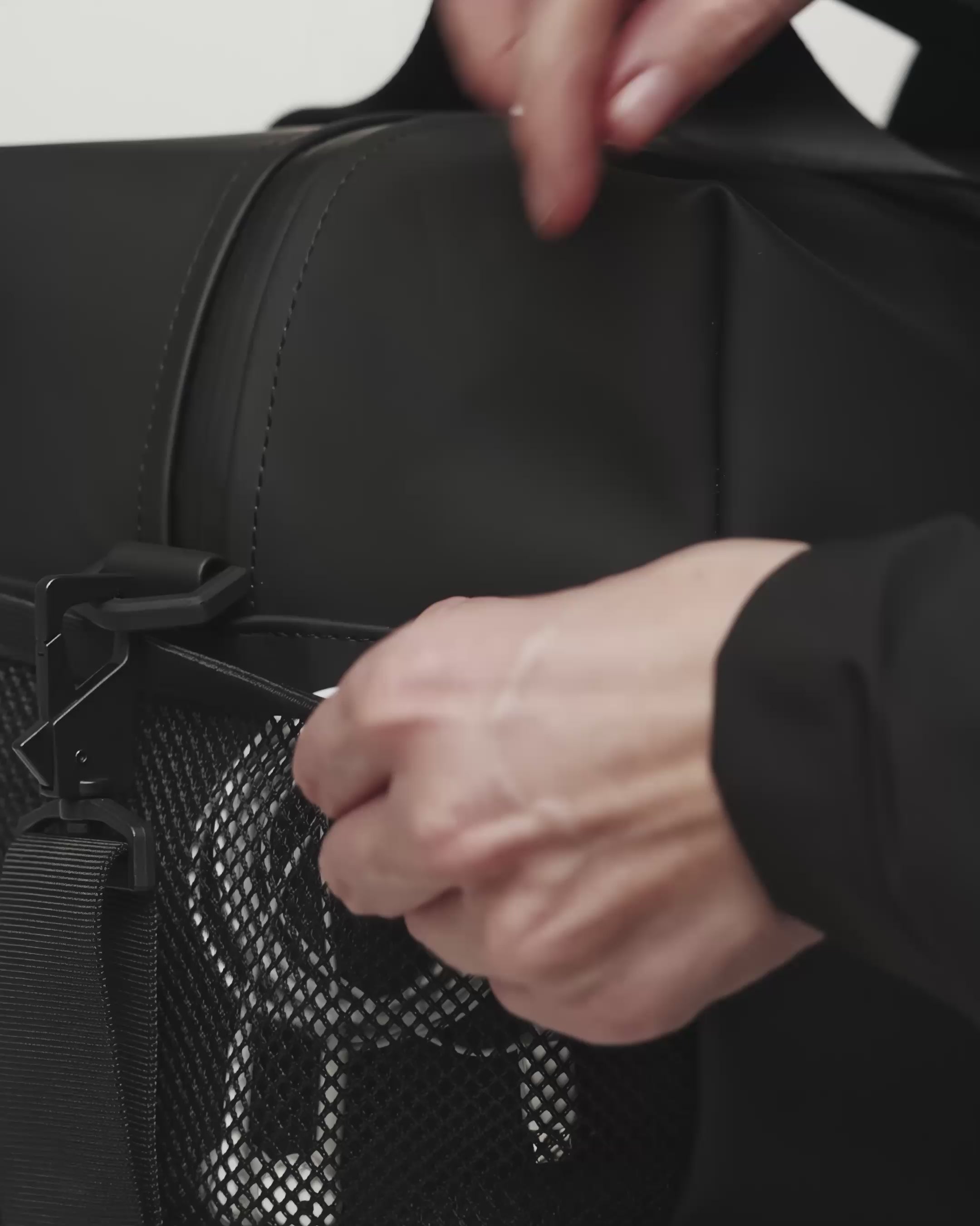 Side mesh pocket