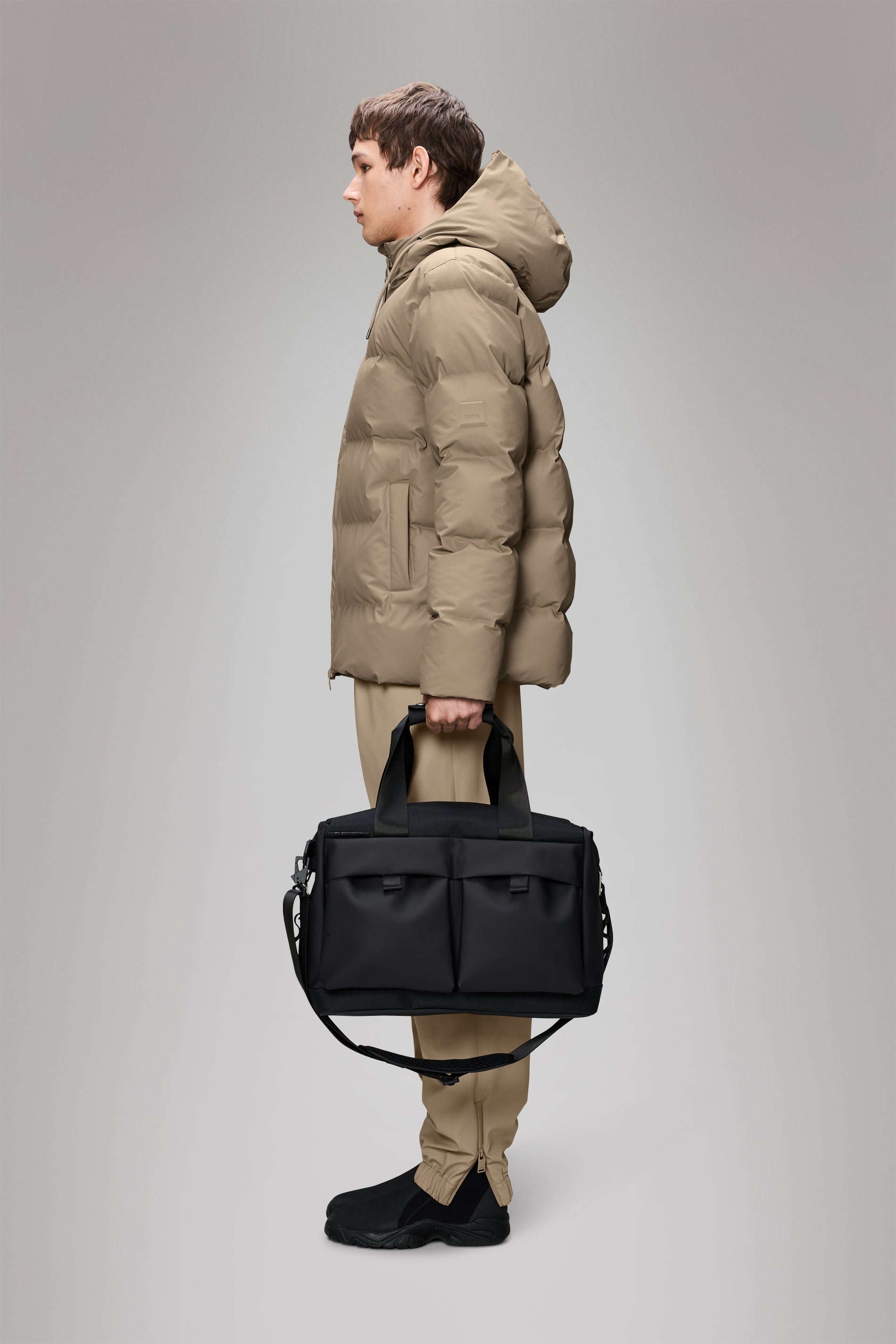 RAINS Otaru Weekend Bag Small Black 23L H37 x D19 x W53 cm Weekender