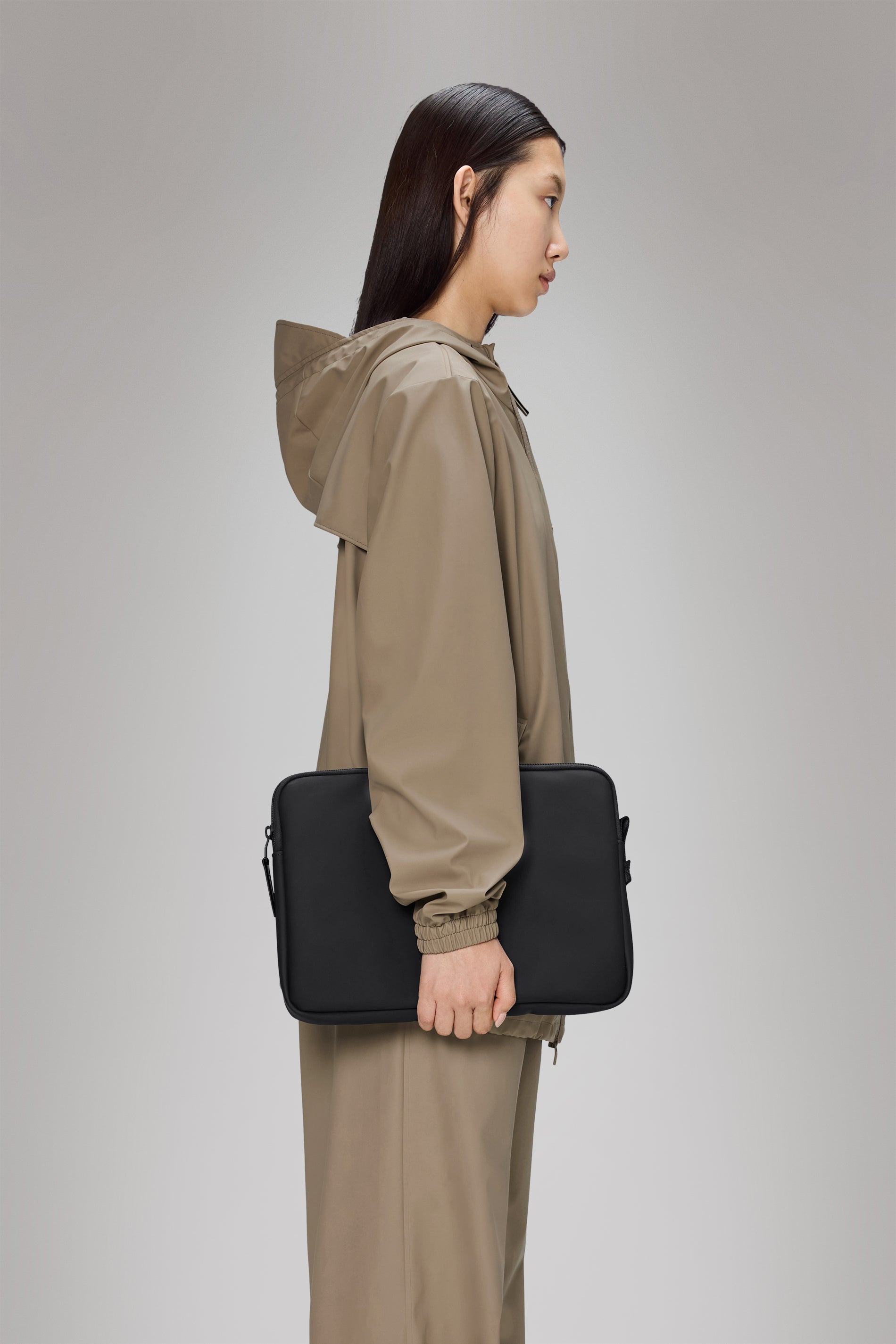 RAINS Trail Laptop Case 13″/14″ Black 2.20L H25 x D2.50 x W35 cm Laptop Case