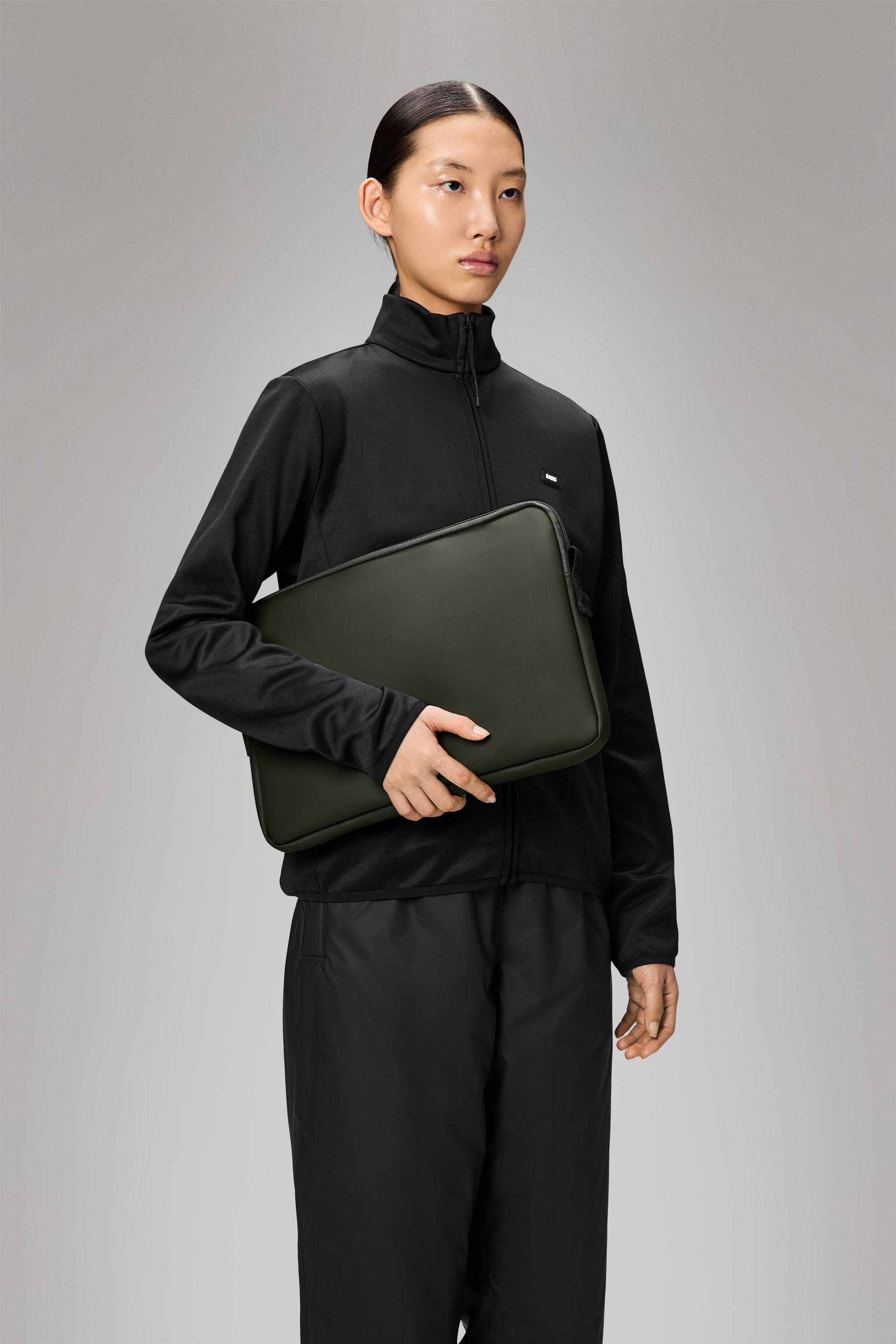 Rains Trail Laptop Case 15″/16″ Green 2.60L H27 x D2.50 x W38 cm Laptop Case