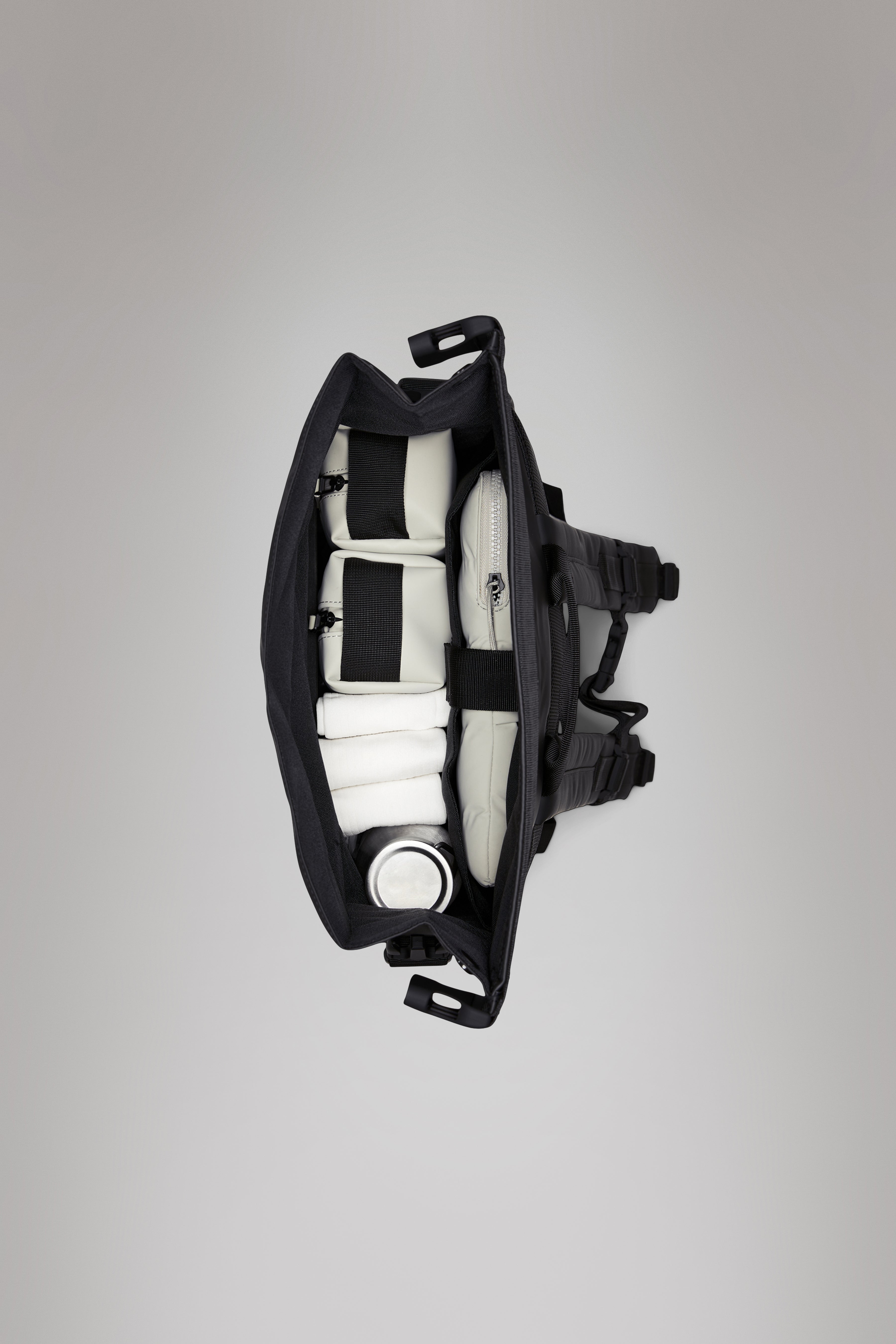 RAINS Trail Rolltop Backpack Drift 22L H47 x D13 x W36 cm Backpack