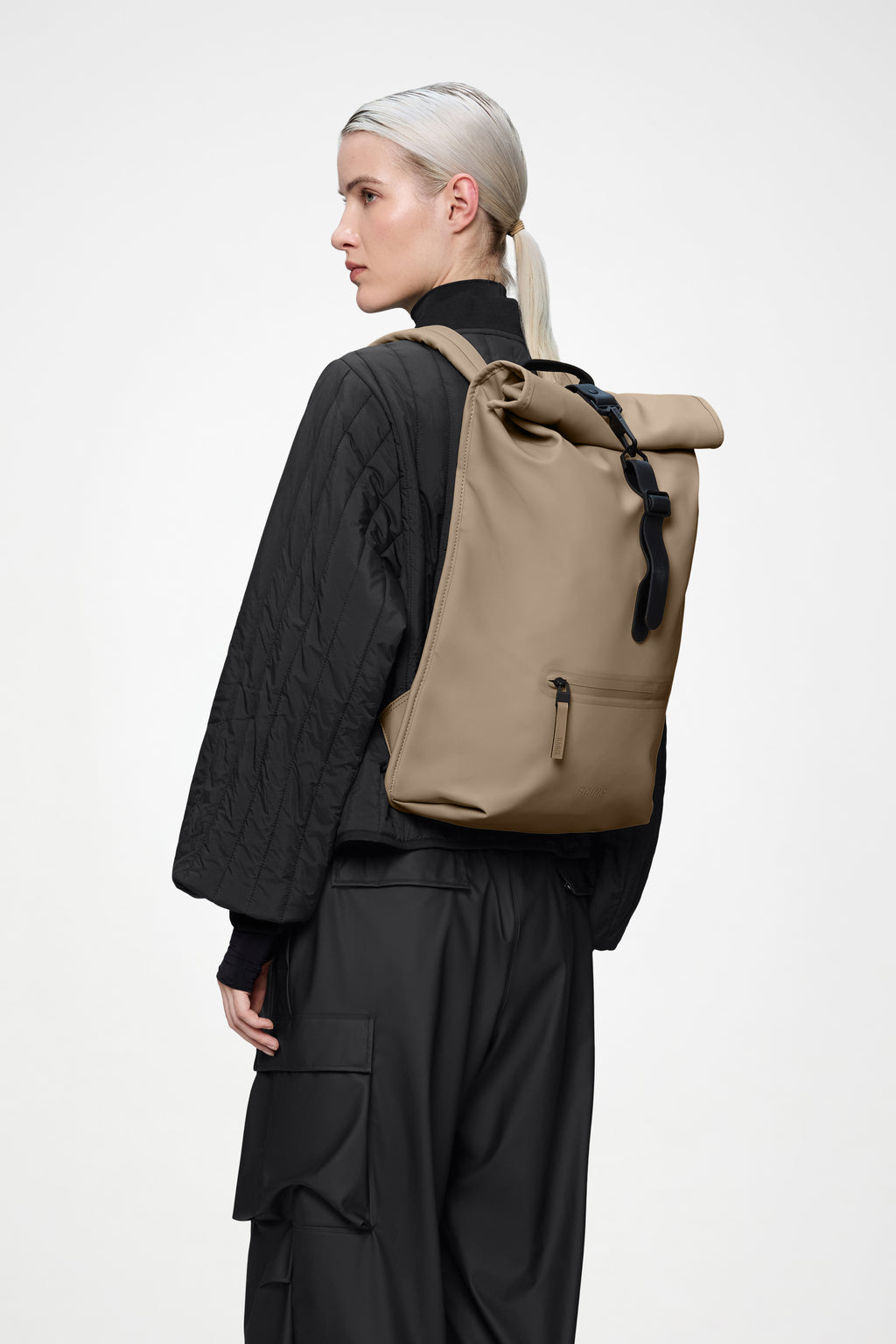 Rugzak Rains Unisex Rolltop Rucksack Sand Rugzak Rains Unisex Rolltop Rucksack Sand