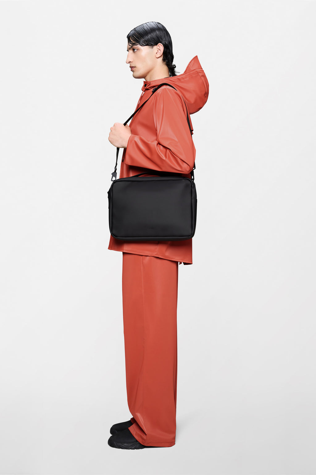 Rains Laptop Bag 13/14 in Black for $90 | Free Shipping Rains Laptop Bag 13/14 in Black for $90 | Free Shipping