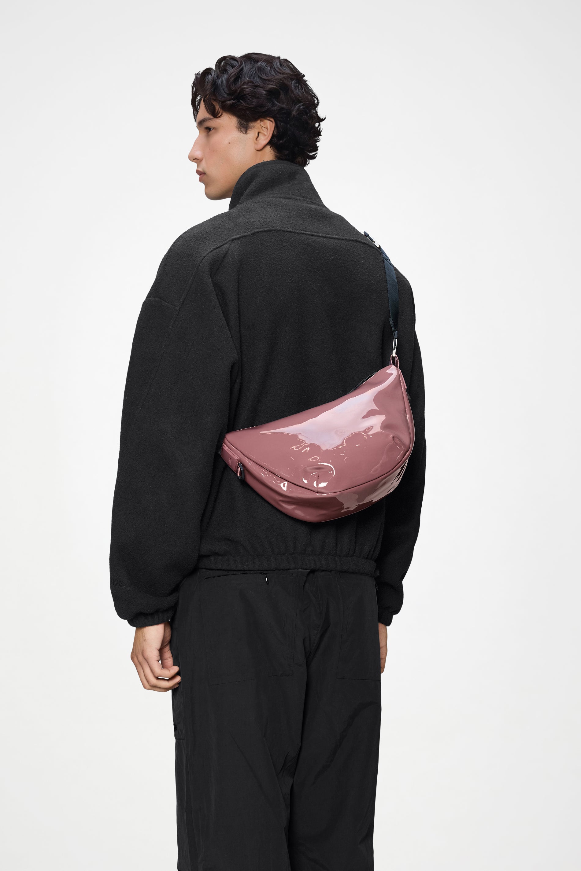 RAINS Valera Shoulder Bag Tempt 7.70L H22 x D10 x W35 cm Crossbody
